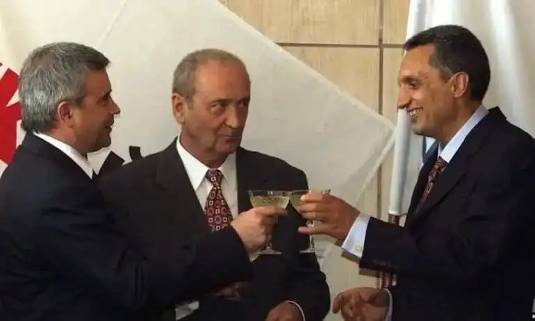 Александър Йорданов с памет: Цената за продажбата на „Нефтохим” на руската компания „Лукойл”