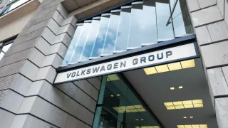 Най-големият европейски производител на автомобили рискува да спре работа