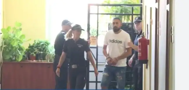 Роднини на трима убити на пътя искат доживотен затвор за виновния шофьор