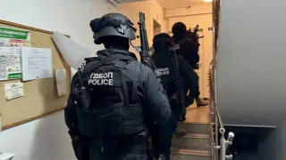 Задържаха бизнесмен и атрактивна блондинка при акция в Бургас