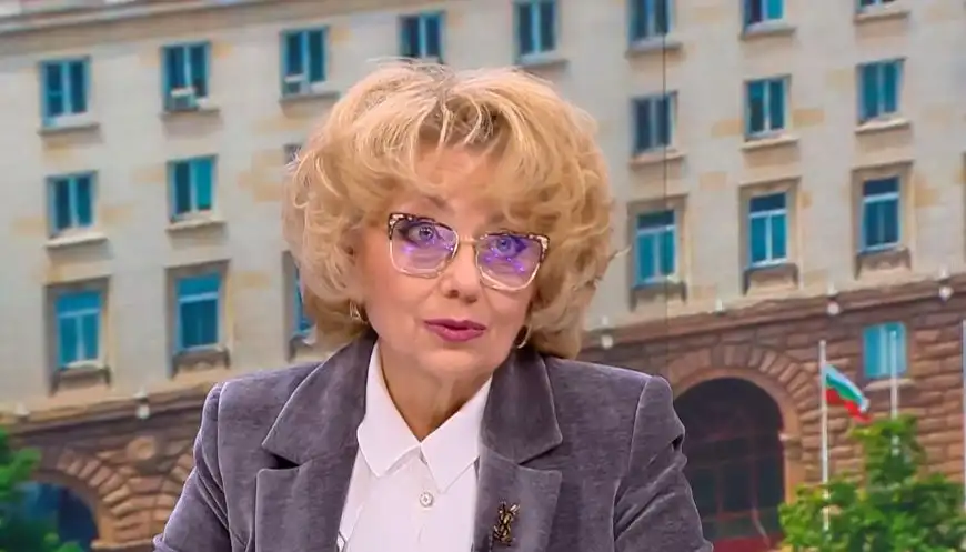 Велева скастри Радев: Недостойно е да...