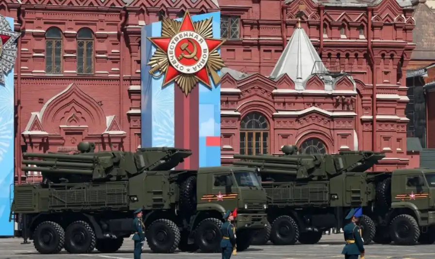 Сателитни снимки показват, че Русия е обградила Москва с обръчи от системи за ПВО, но не ги е скрила много добре