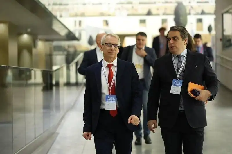 Киро среса брадата и ето къде цъфна, за да крои финансов апокалипсис срещу България Снимки