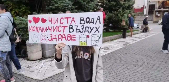 Наш град се вдигна на бунт след драмите с водата от голям язовир