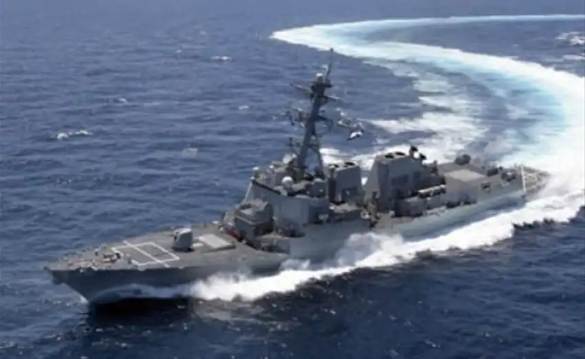US военен кораб пристигна на около 10 километра от бреговете на Венецуела