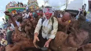 Показаха на Видео фестивал, където участниците хвърлят тор един по друг