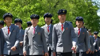 Севернокорейци плъзнаха по цял свят нелегално, финансират ядрената програма на Ким