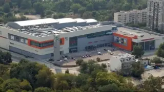 Пече се голяма имотна сделка! Първият мол в този град отива в български ръце