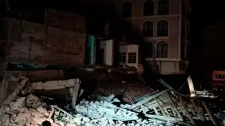 От последните минути: Има разрушени сгради след силния трус в Турция Видео