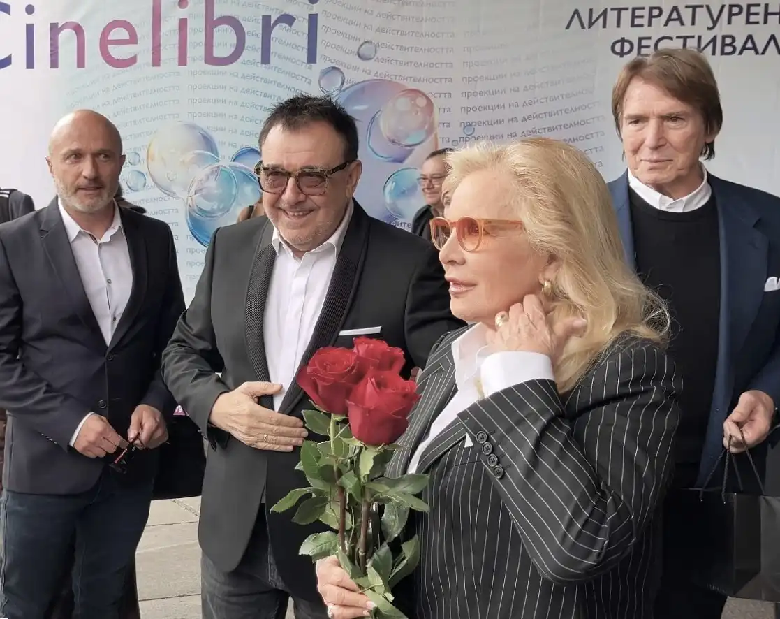 Музикалната легенда Силви Вартан получи наградата "БГ модна икона 2025" Снимки