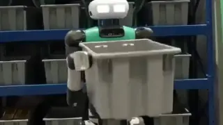 Ето как изглежда един работен ден в склад на Amazon Видео