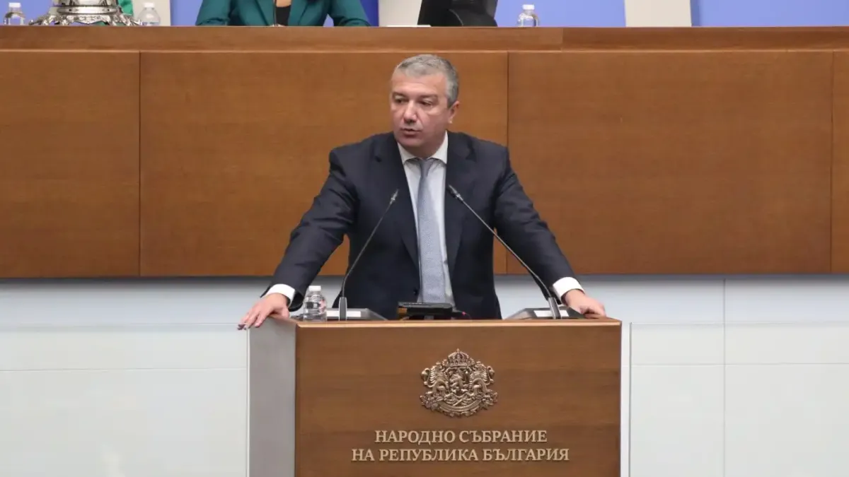 Драгомир Стойнев: Наталия Киселова отстъпи, за да гарантира обществената стабилност