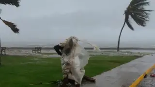 Бурята на века Мелиса помете и Куба, наредиха масова евакуация Видео