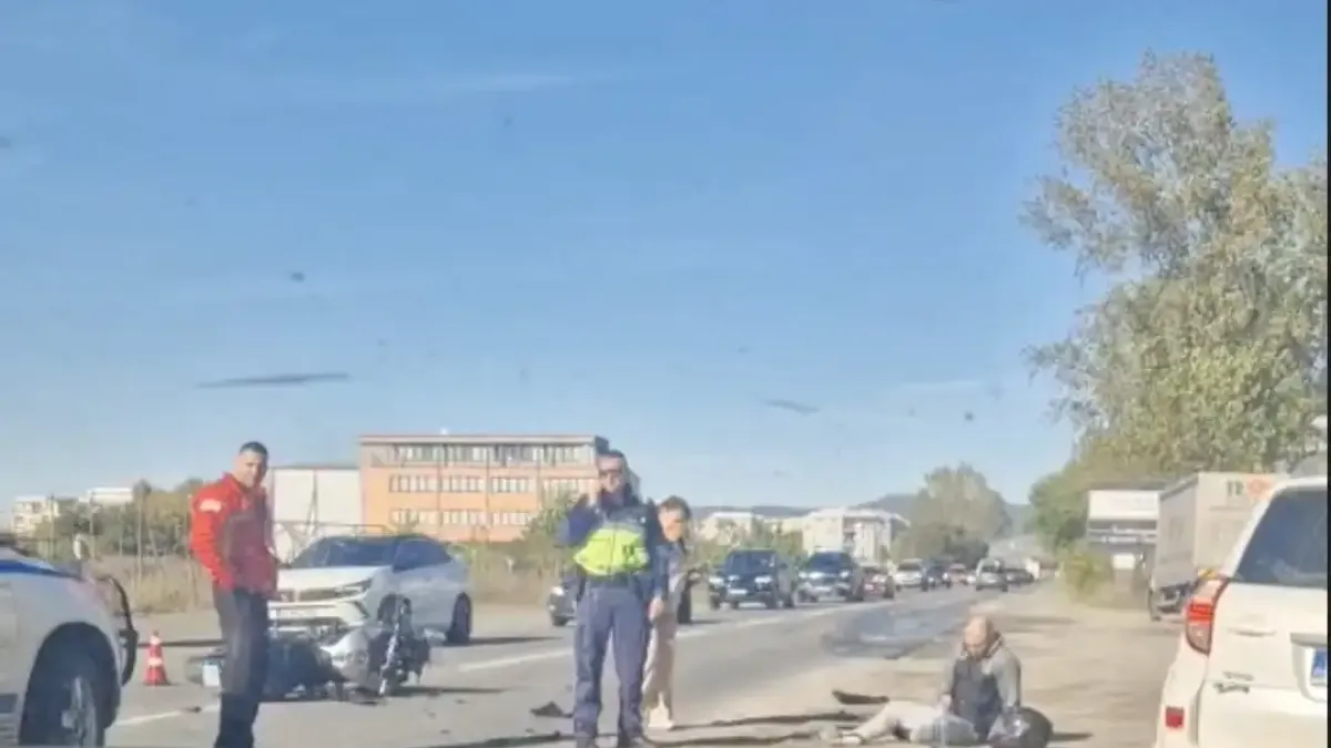 Украински моторист се заби в бус край Несебър Видео