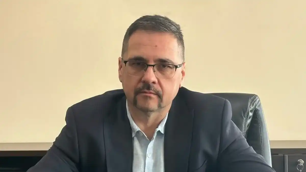 След санкциите за "Лукойл": Асен Асенов разкри колко гориво в резерв има България