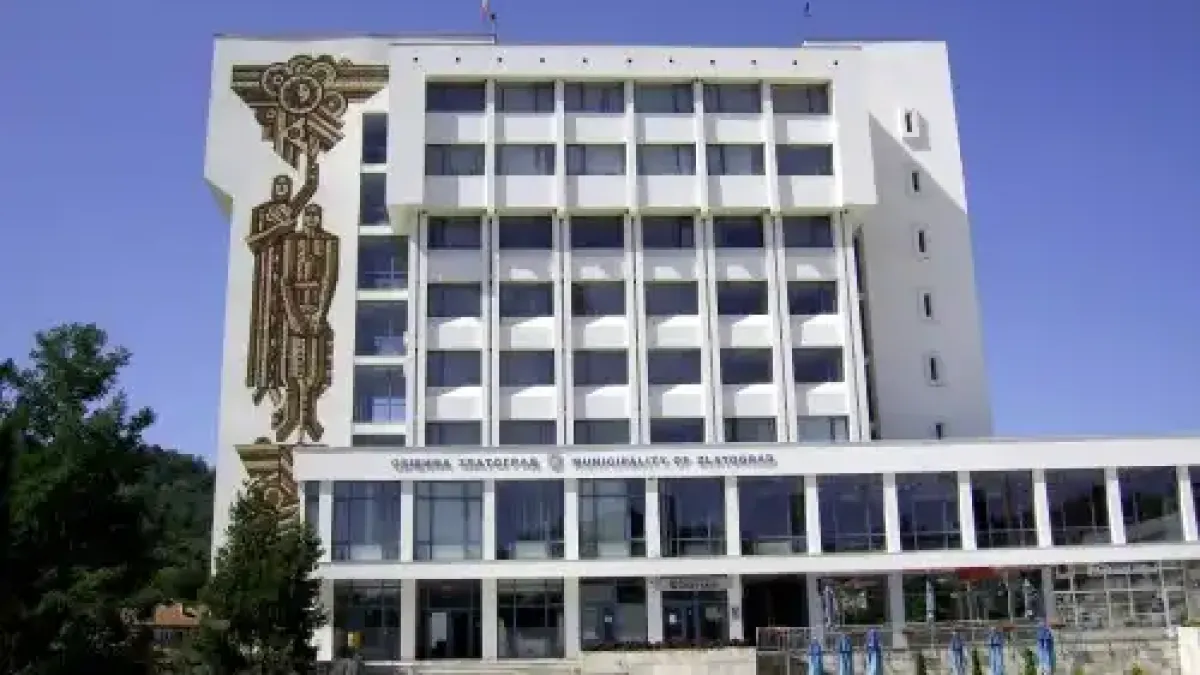 Екшън в Златоград: Общинар псува колеги като каруцар, а после...