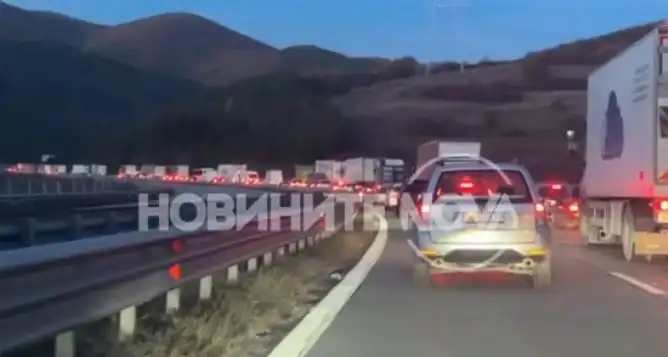На АМ „Хемус” е страшно, стотици са в капан Видео
