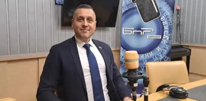 Кметът на Елин Пелин с нов "български" ход: Аз бия камбаната