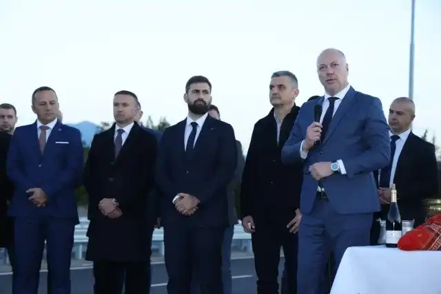 Желязков лисна едно менче на обновен участък от Е-79 и отсече: Това е ясен показател, че...