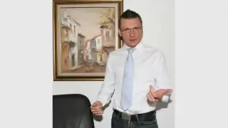 Скандалните истини за д-р Хасърджиев: От риалити и проекти за милиони до гей оргии с розов кокаин