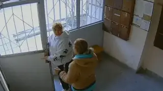 Две жени направиха нещо отвратително с възрастен мъж в София Видео
