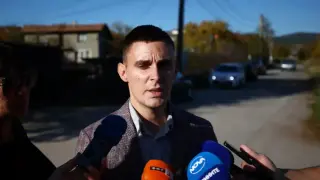 СДВР с голям удар на един хвърлей от София: Откриха близо 70 000... Видео