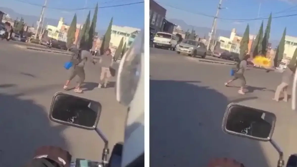 Двама мъже си спретнаха необичайна битка на пътя Видео