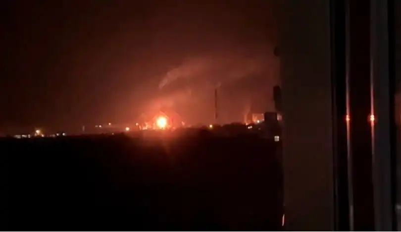 Взривове и пожари в руски градове след масирана атака с дронове Видео