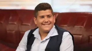 Звезда от "Шоуто на Слави" ще става баща на 19 години