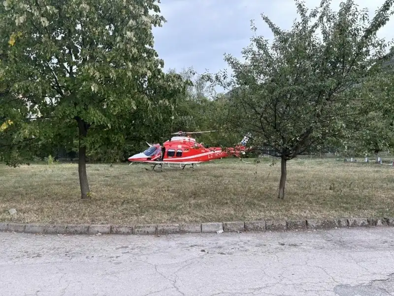 Извънредна ситуация с въздушната линейка във Враца! Кацна и отлетя светкавично