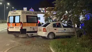 Инфарктна ситуация в двора на бургаски университет, линейка отлетя към болницата Снимки