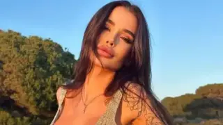 Разгологъзена украинка всява смут с напращели форми във Варна