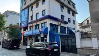 Извадиха на тезгяха емблематична сграда от 90-те
