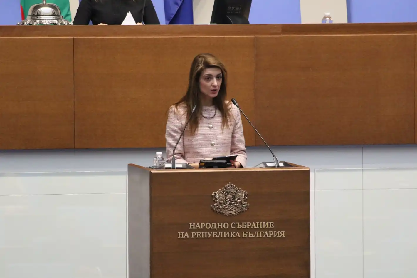БСП-ОЛ: ПП-ДБ предлагат скрита отмяна на втората година от майчинството