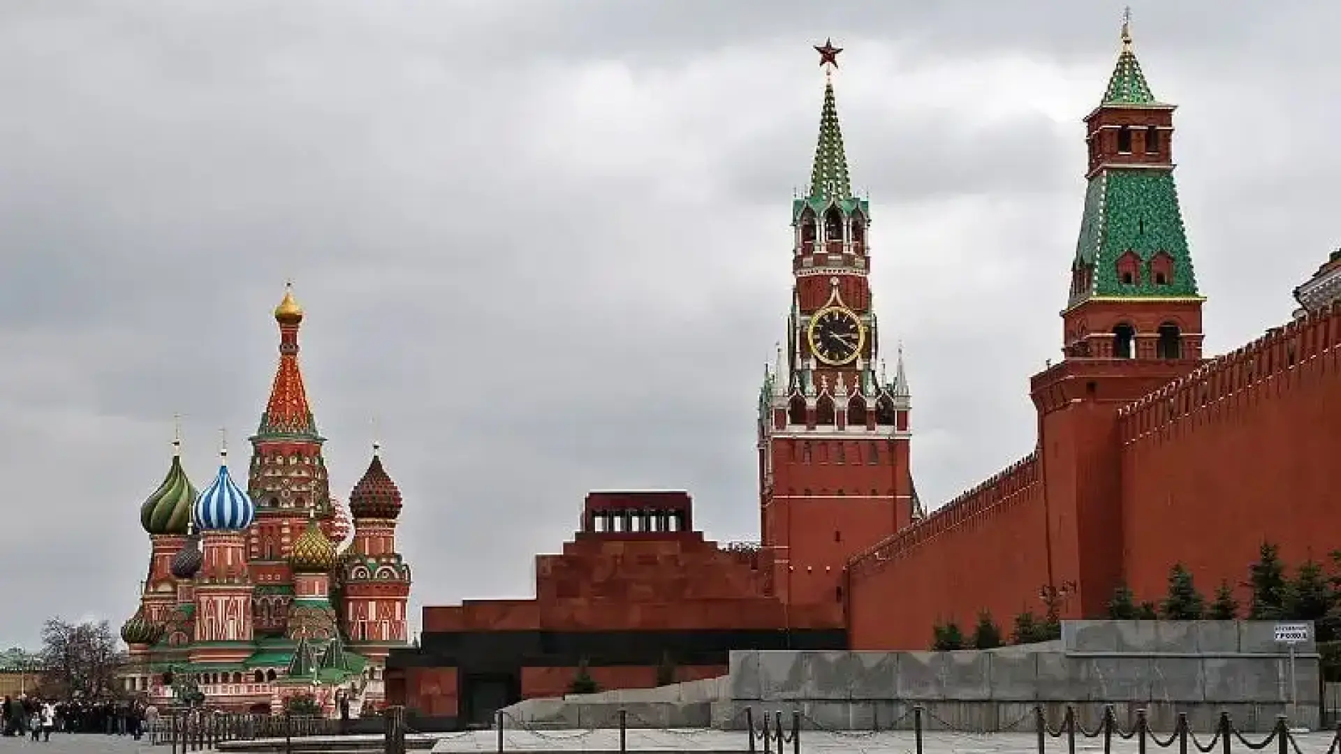 Русия e на ръба на гражданска война: Кремъл се готви за социална експлозия