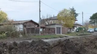 Абсурд в София: 30 семейства в "Суходол" останаха без достъп до домовете си Видео