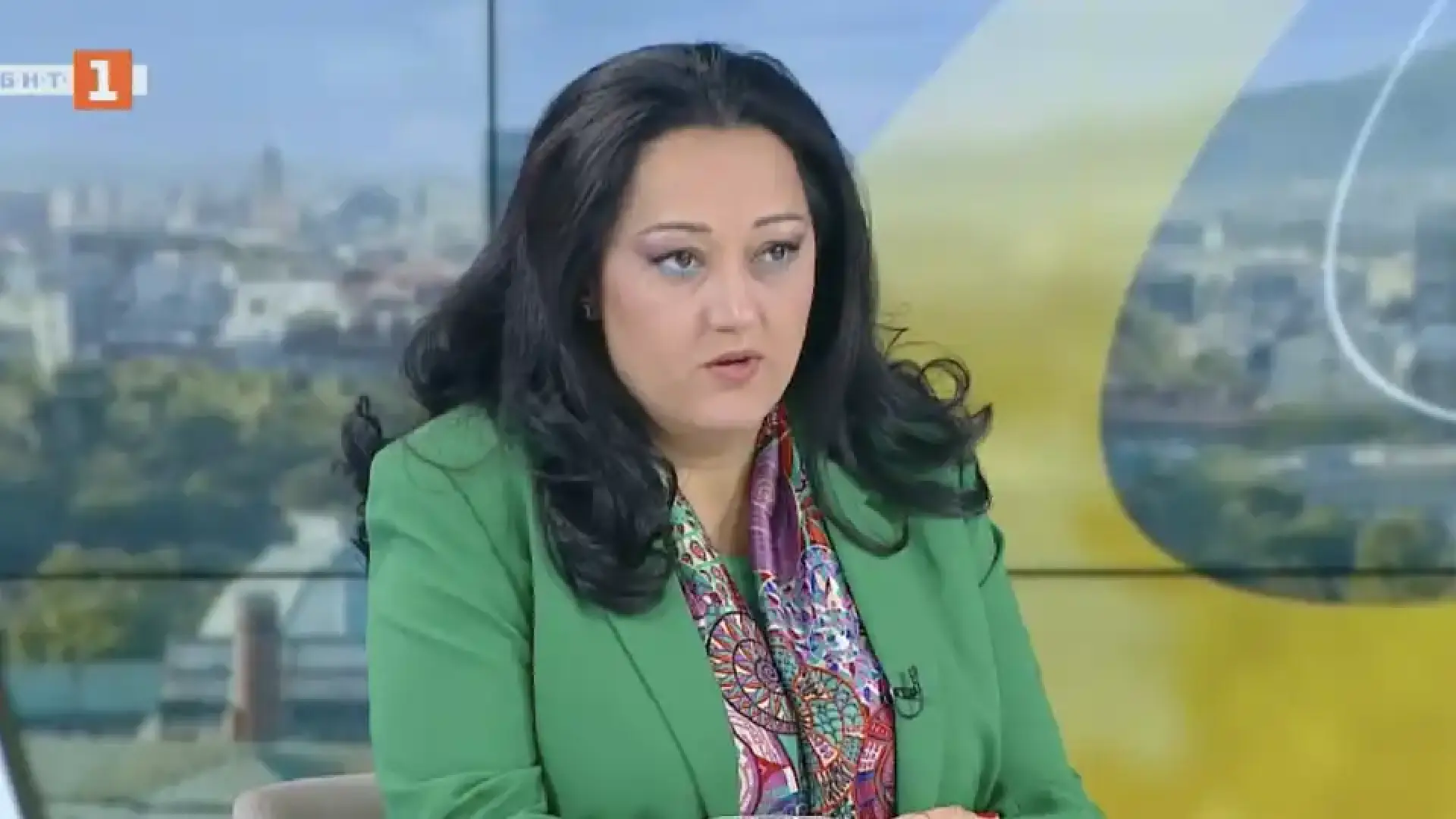 Лиляна Павлова: Еврото не е панацея, но е...