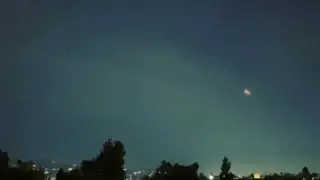 Метеорит прелетя над Москва, подозират намеса на Тръмп Видео