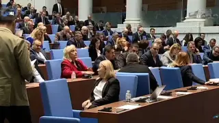 Блицконтролът в парламента се отлага, извънреден председателски съвет заради "Лукойл"