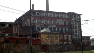 Вдигат кокетен комплекс на мястото на легендарен наш завод