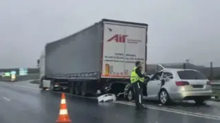 Зверска верижна катастрофа на АМ "Тракия", шофьор е с опасност за живота