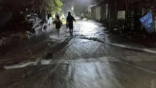 Страшна буря в Испания, тече спешна евакуация