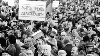 10 ноември, 1989 г.: Преди 36 г. започва преходът към демокрация, но свършил ли е?