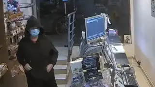 Варна трепери: Жена извърши въоръжен грабеж Снимки