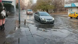 Потоп: Страховита буря удари Пловдив, част от града е под вода Видео