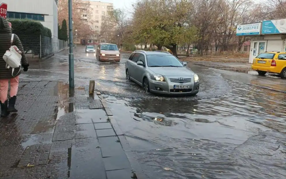 Потоп: Страховита буря удари Пловдив, част от града е под вода Видео
