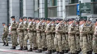 Брюксел призова близо 150 хил. 17 г. младежи за доброволци в армията