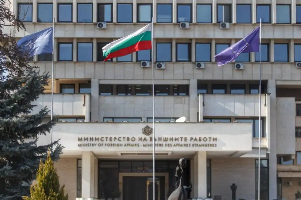 Родното МВнР скастри Русия: Да прекратите смущаването на европейските сателити