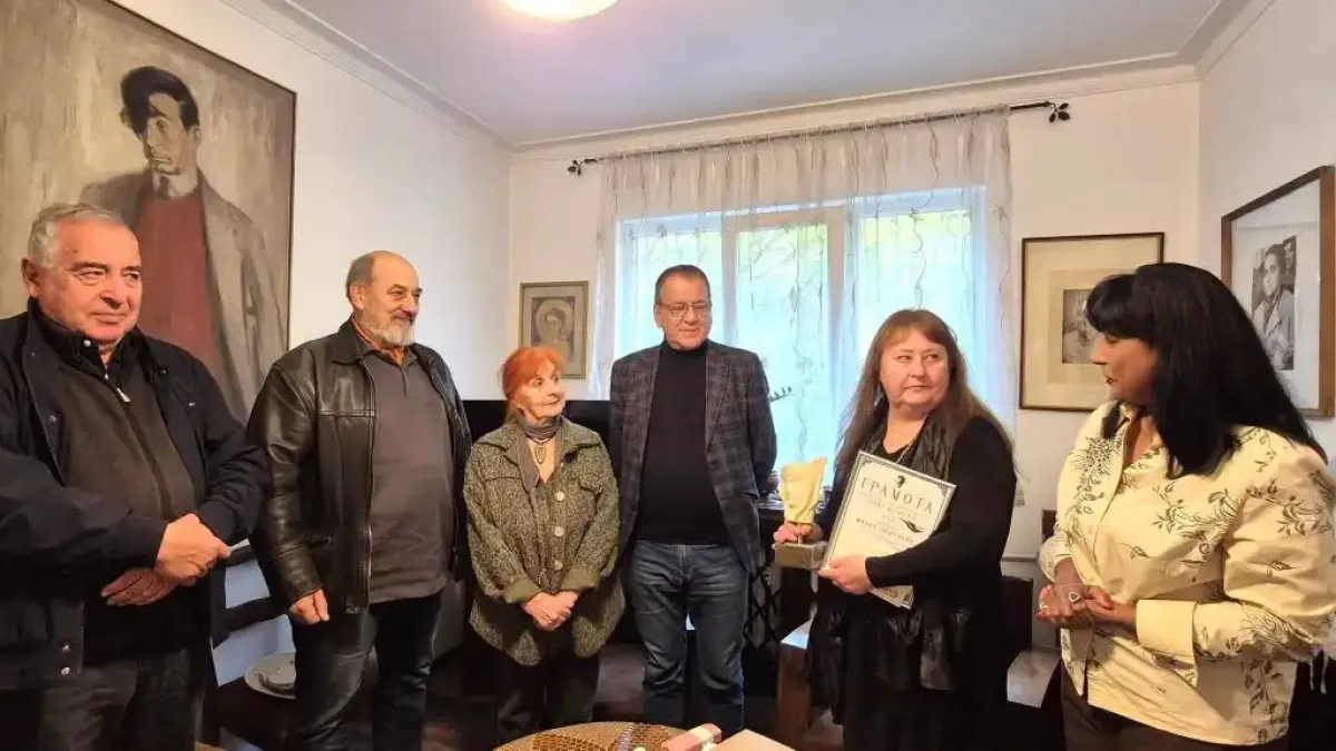 Поетесата Милка Пиналска грабна първата Национална литературна награда за поезия "ВАНЯ ПЕТКОВА"