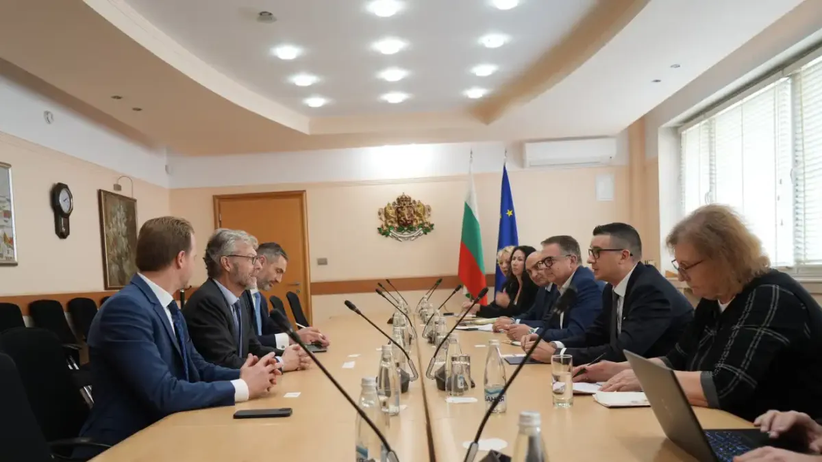 Министър Дилов и вицепрезидентът на Европейската инвестиционна банка обсъдиха възможностите за финансиране на български компании